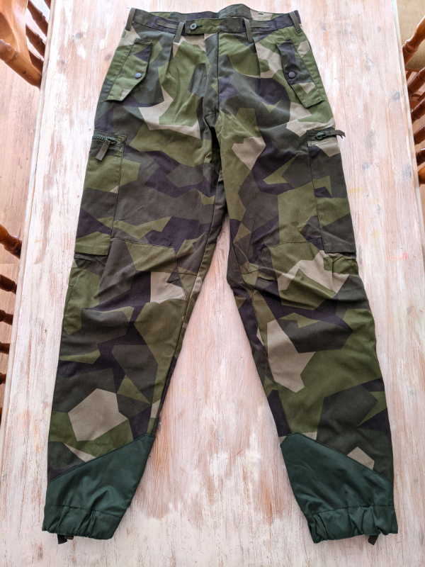 Genuine Swedish M90 combat cargo field 